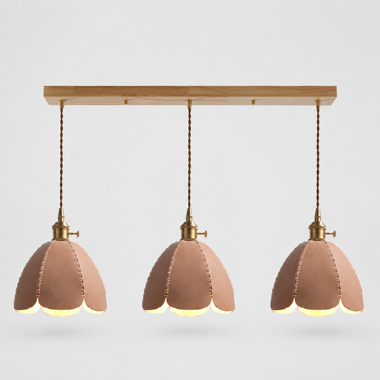 Three-light natural leather linear pendant